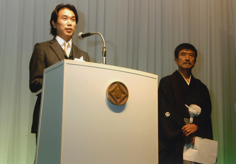 左から六代目峰明、五代目邦彦